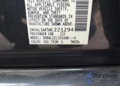 2017 Nissan Altima 2.5 Sv z USA, uszkodzony, nr VIN 1N4AL3AP5HC221294